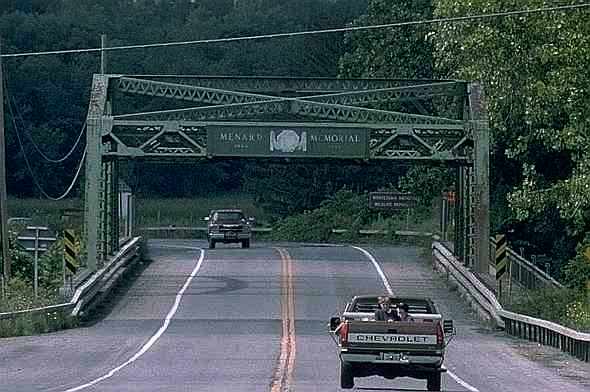 Menard Memorial Bridge (32 KB JPEG)